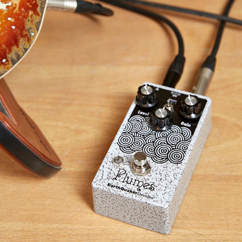EarthQuaker Plumes Small Signal Shredder Pedal - Limited Edition White Vein