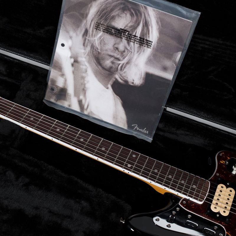 Fender Kurt Cobain Jaguar - Rosewood, 3-Color Sunburst