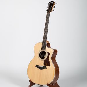 Taylor 214ce - Sitka Spruce / Layered Rosewood