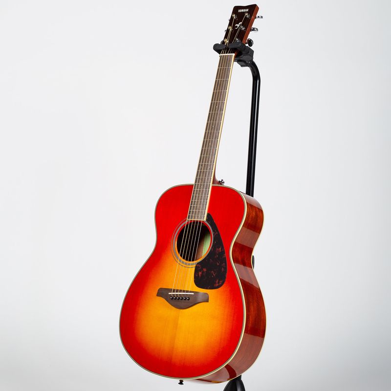 Yamaha FS820 Small Body Acoustic Guitar - Autumn Burst - Cosmo Music