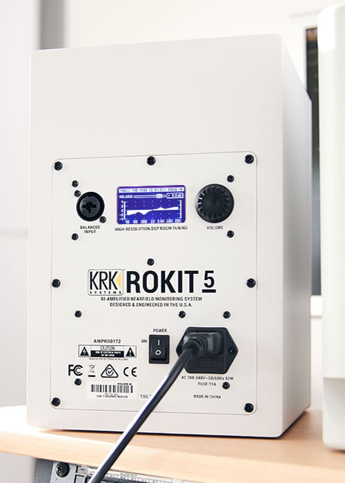 KRK Rokit 5 G4 Powered Studio Monitor - White - Cosmo Music