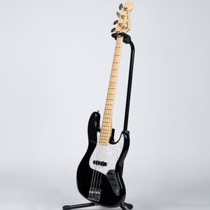 Fender U.S.A. Geddy Lee Jazz Bass - Maple, Black