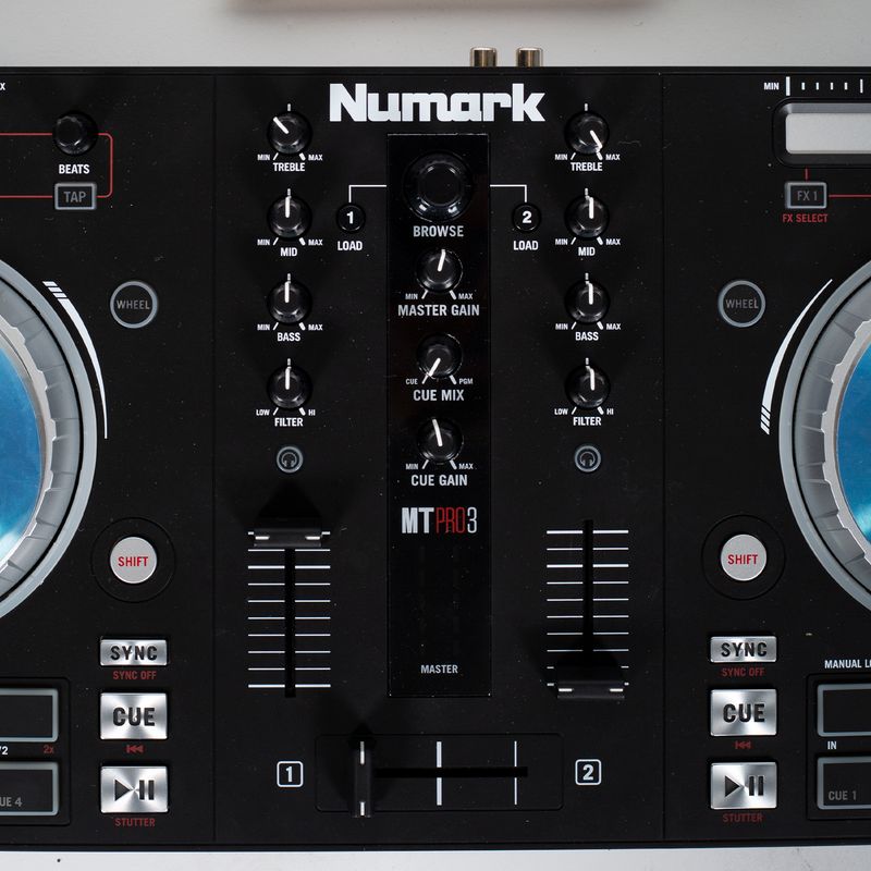 Controller DJ Numark MixTrack Pro 3 (UI)