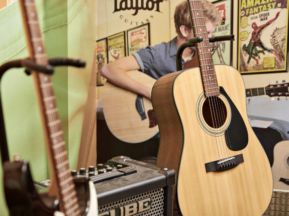 Guitar Lesson Room at Cosmo School of Music